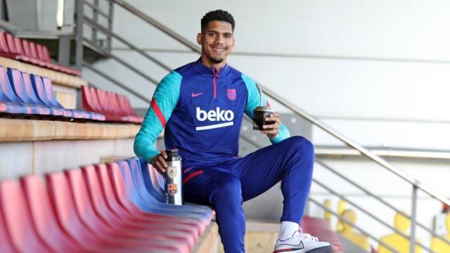 开云体育官网-阿劳霍：我的领袖气质与生俱来 想在巴萨队史留名