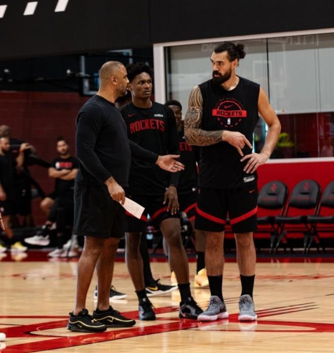 开云中国网站-火箭队替补席变脸！外线大闸回归，1人再被雪藏，2阵5虎攻防兼备