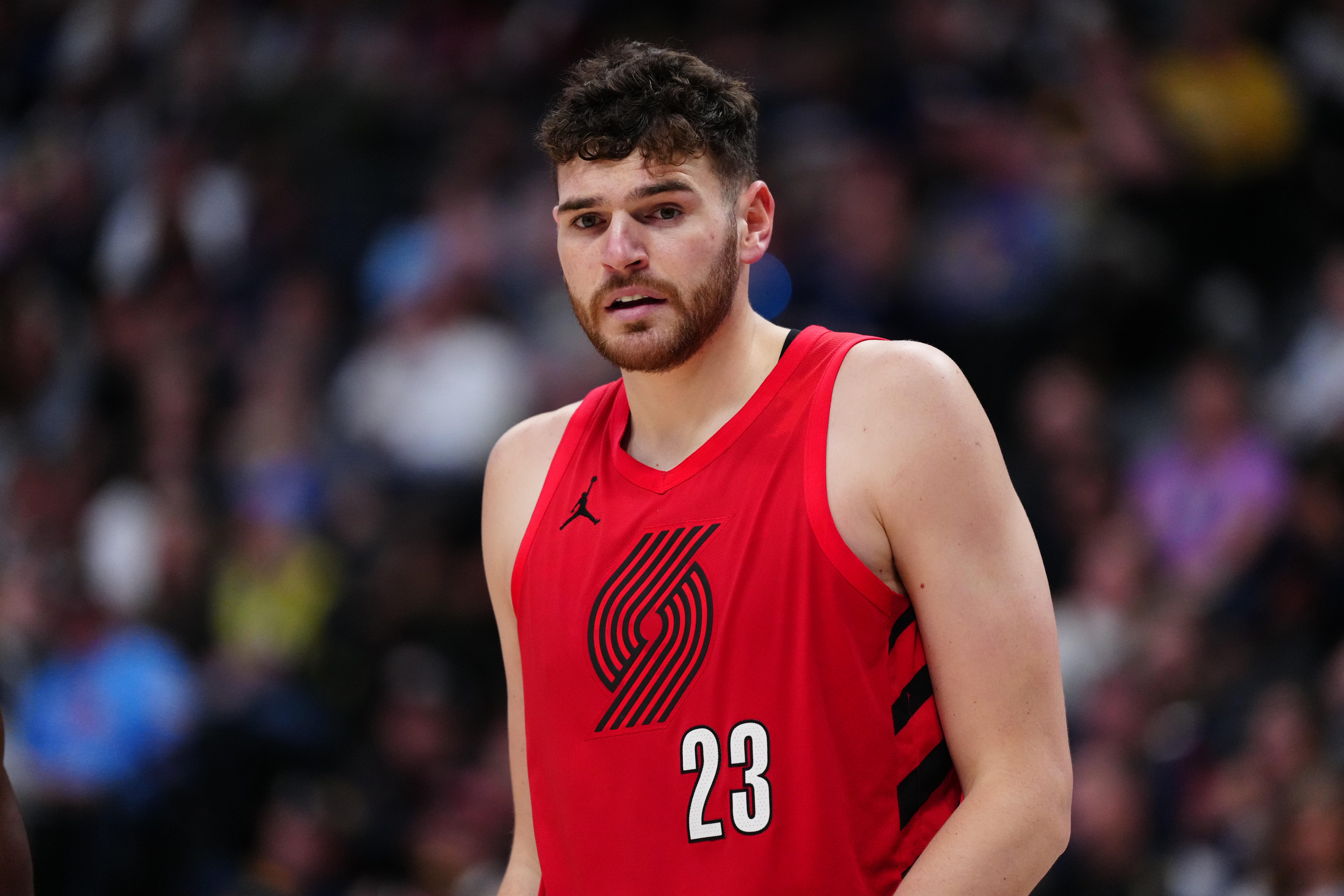 生涯第二年!克林根场均12.1分11.6篮板 进攻篮板联盟第一